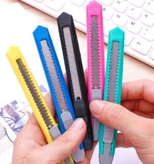 CUTTER SMALL PLASTIC TY-804
